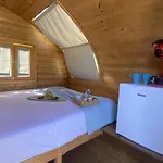 Hayati, Romantica Apartamento
